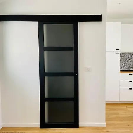 La P'tite Nouba A 300m De La *